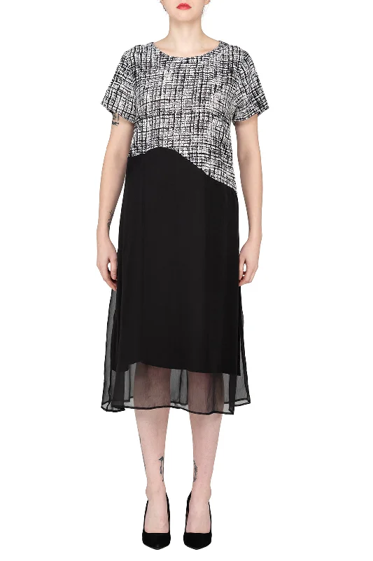 Everyday Dress with Keyhole Back for a Stylish Detail​ TWO PEARS-Short Sleeve Contrast Shift Dress