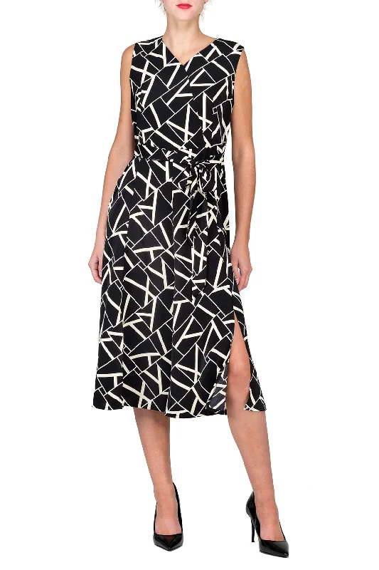  TWO PEARS-Geometric Pleated-Accent A-Line Dress