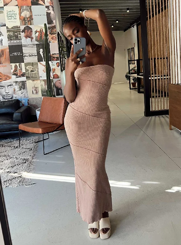 Midi dresses with one - shoulder designs for a modern and asymmetric style Oscar Midi Dress Dusty Pink Midi dresses with one - shoulder designs for a modern and asymmetric style Oscar Midi Dress Dusty Pink