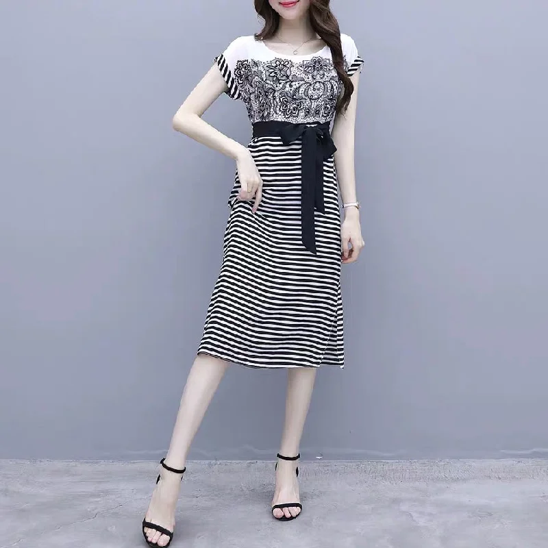 Everyday Dress with Geometric Patterns for a Contemporary Look​ TWO PEARS-Print Dress with Belt