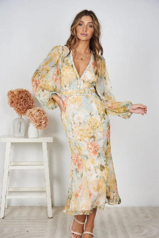Midi dresses with tiered skirts for a bohemian festival look Pamelia Dress - Floral Print