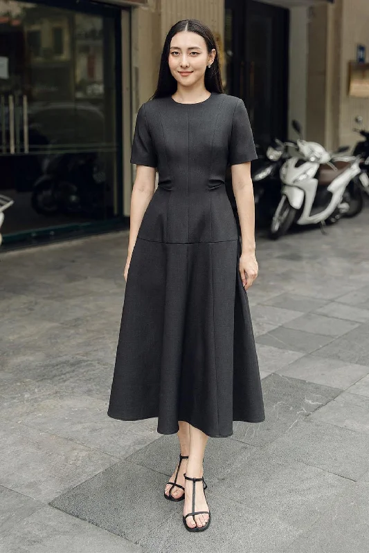 Midi dresses with geometric cutouts for a contemporary and edgy look Quinn A-line Flared Polycotton Midi Dress Midi dresses with geometric cutouts for a contemporary and edgy look Quinn A-line Flared Polycotton Midi Dress