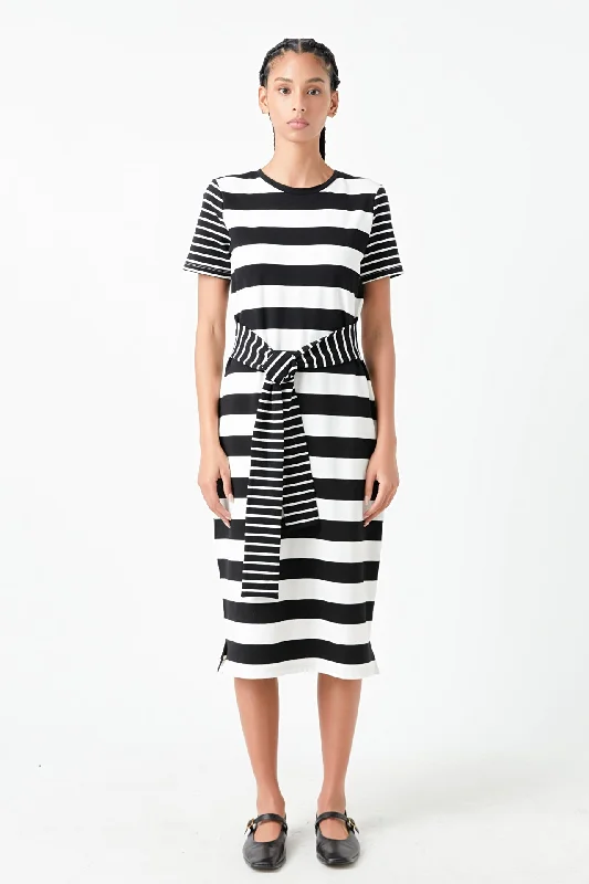 Garden Party Casual Dresses with Floral Motifs​ Contrast Stripe Knit Midi Dress