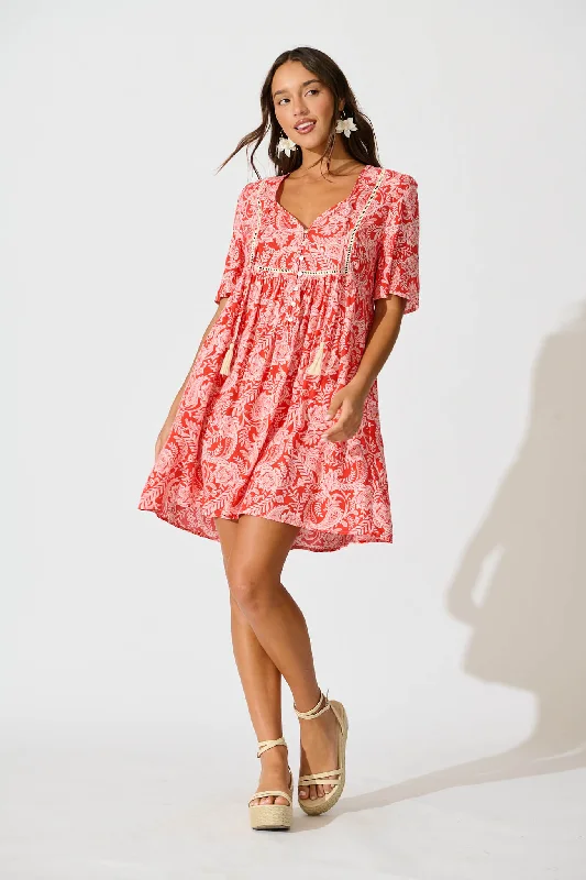 Everyday Dress with Striped Pattern for a Timeless Style​ Shake It Out Smock Dress in Red with White Paisley