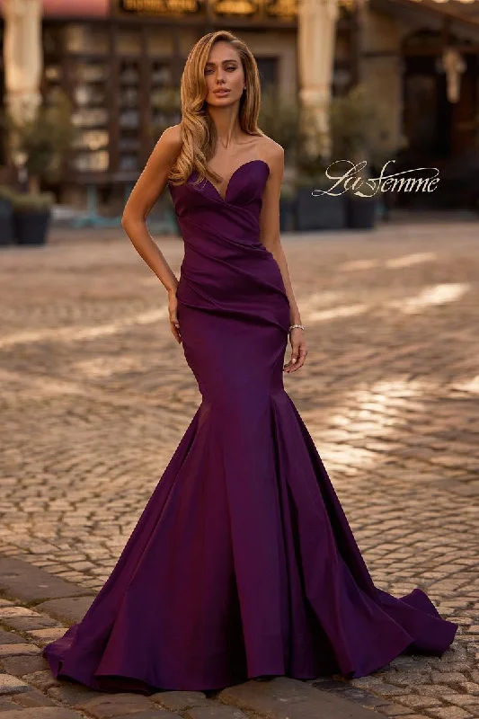 Mini dresses with spaghetti straps for a delicate look La Femme Dress 32791