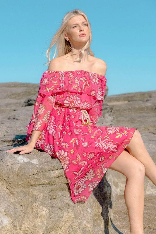 Midi dresses with ruffled bodices for a more pronounced feminine look Lauren Off Shoulder Midi Dress Midi dresses with ruffled bodices for a more pronounced feminine look Lauren Off Shoulder Midi Dress