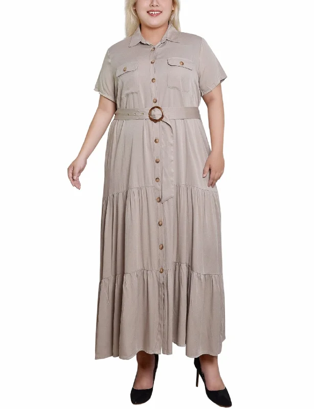 Midi dresses with pom - pom trims for a playful and festive look Plaza Taupe Short Sleeve Midi Twill Dress - Plus Midi dresses with pom - pom trims for a playful and festive look Plaza Taupe Short Sleeve Midi Twill Dress - Plus
