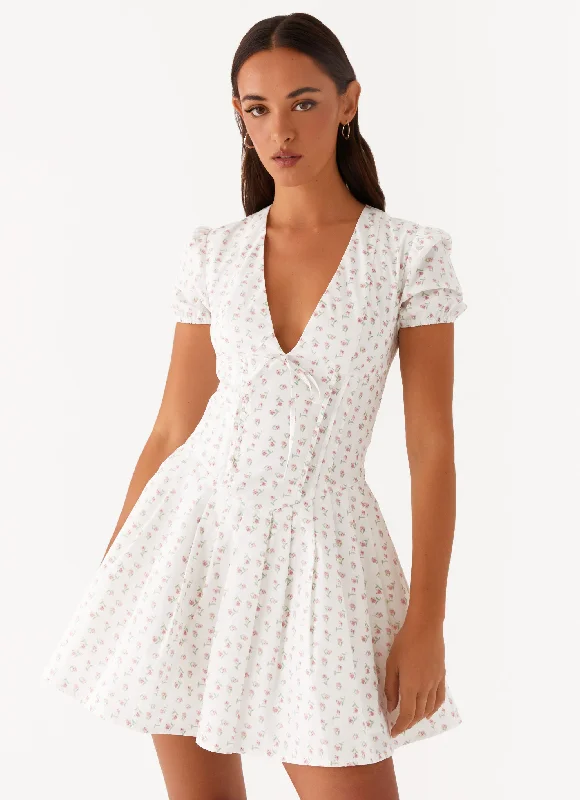 Everyday Dress with Hidden Pockets for Practicality​ Falling Water Mini Dress - White Floral