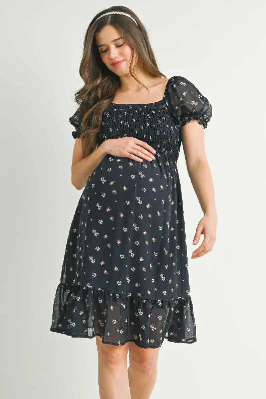 Maternity dress for a baby's first visit to the museum Ruffle Floral Smocked Puff Sleeve Maternity Dress