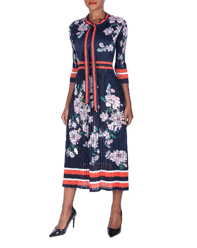 Everyday Dress with Halter Neck for a Sexy Look​ TWO PEARS-Long Sleeve Floral Knitted Dress