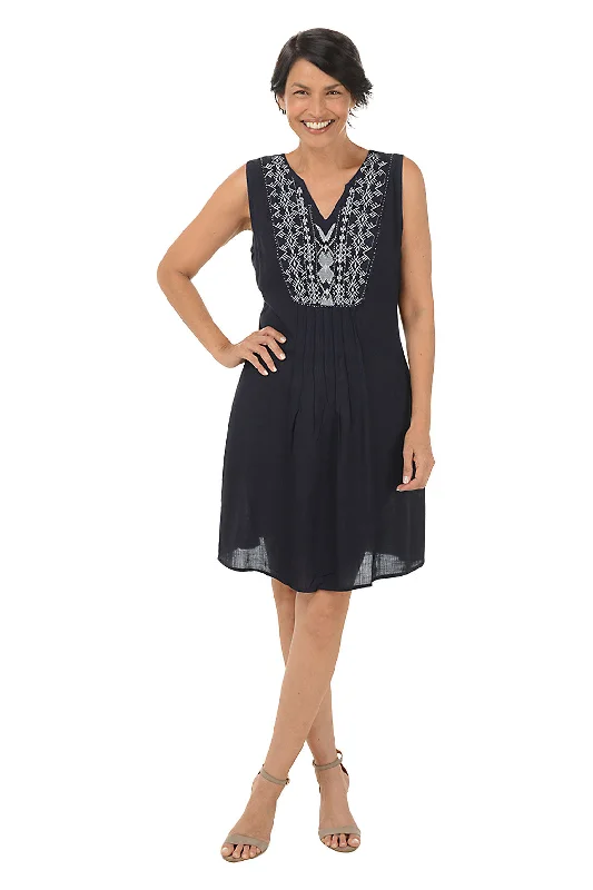 Picnic - Ready Casual Dresses in Bright Colors​ Navy Diamond Embroidery Pleated Sleeveless Dress