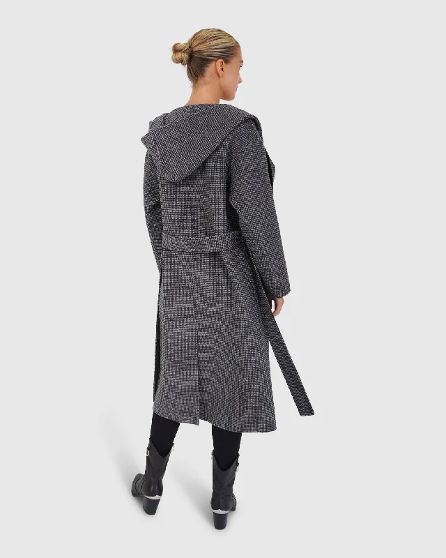 Oversized women's wool coats in a monochromatic look for a trendy outfitArcadia Oversided Coat with Hood Oversized women's wool coats in a monochromatic look for a trendy outfitArcadia Oversided Coat with Hood