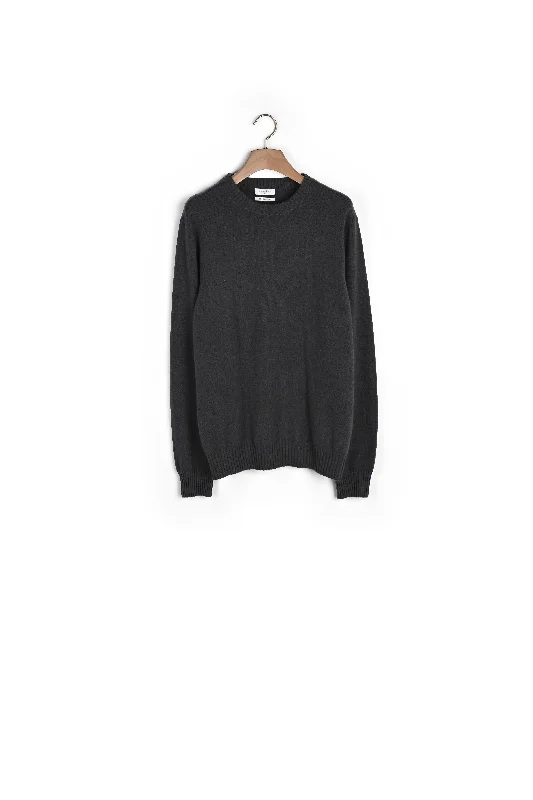 hand knitted women cardigan with artisanal charmPull en cachemire Homme
