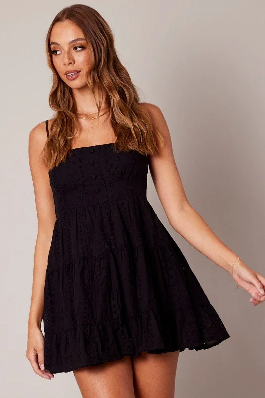 Pleated Women Dress with a Timeless and Elegant TextureBlack Fit and Flare Dress Sleeveless Broidery