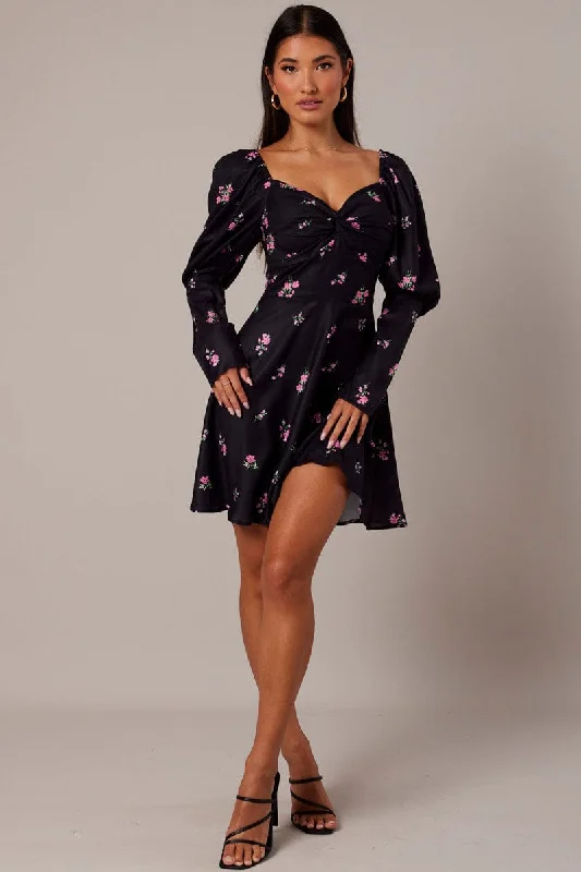 Mini Women Dress with a Short Hem for a Young and Trendy StyleBlack Floral Skater Dress Puff Sleeve Dress Swishy