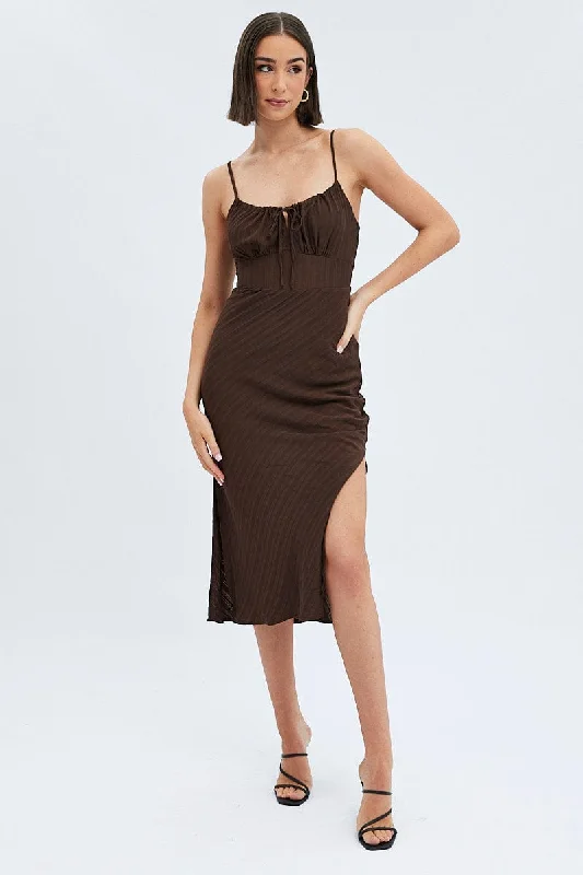 Pleated Women Dress with a Timeless and Elegant TextureBrown Maxi Dress Sleeveless Ruched Bust