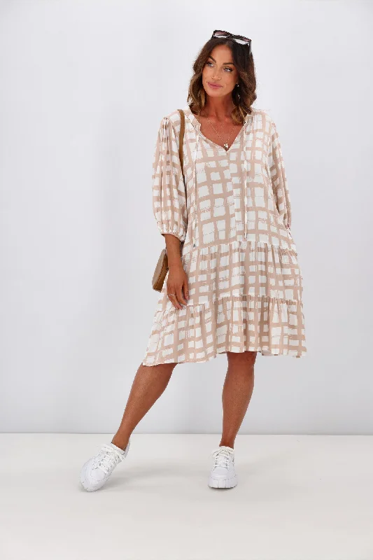 Sleeveless Women Dress in Bright Colors for Summer PartiesNew U Collection Brandy 3/4 Sleeve Dress Beige