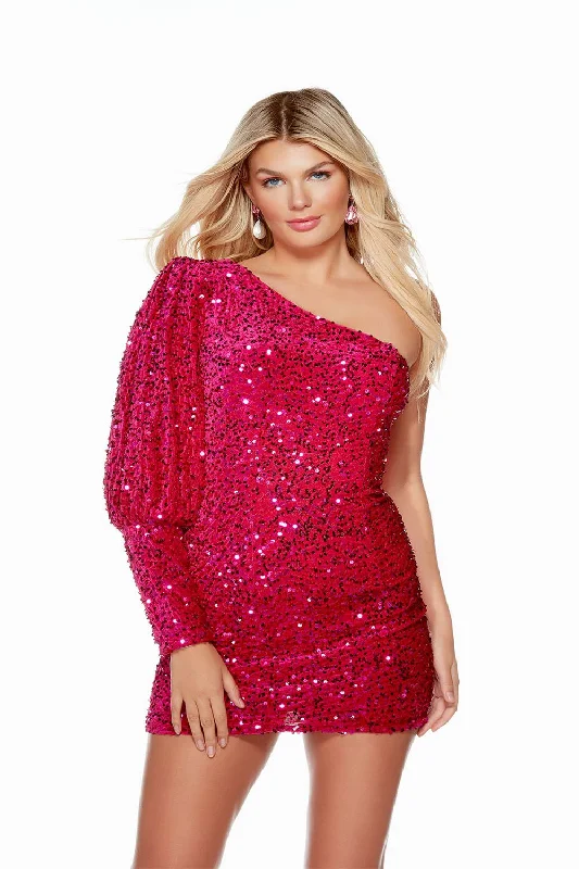 Mermaid - Style Women Dress with a Fitted Silhouette for Special Occasions Mermaid - Style Women Dress with a Fitted Silhouette for Special Occasions Alyce 4748