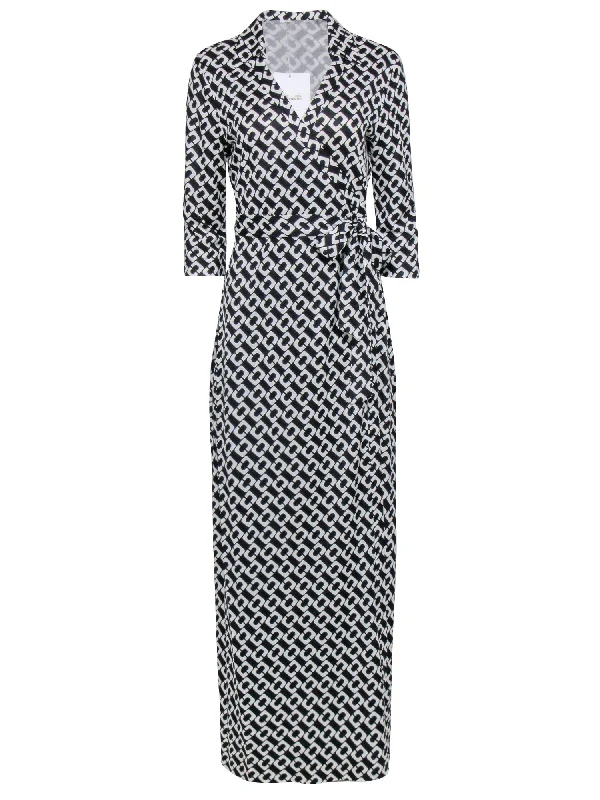Maxi Women Dress with Floral Print for a Bohemian Vibe Maxi Women Dress with Floral Print for a Bohemian Vibe Diane von Furstenberg - Black & White Chain Link Wrap Dress Sz 10