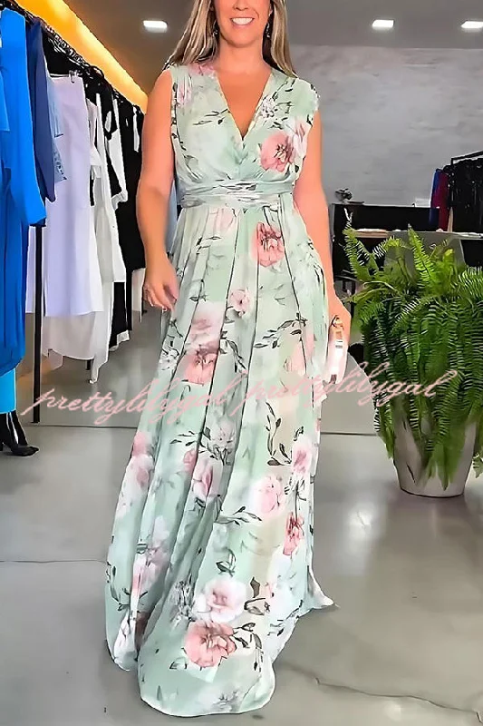 Backless Women Dress for a Sexy and Alluring Look at Evening Events Backless Women Dress for a Sexy and Alluring Look at Evening Events Floral Print V-neck Lace-up Maxi Dress