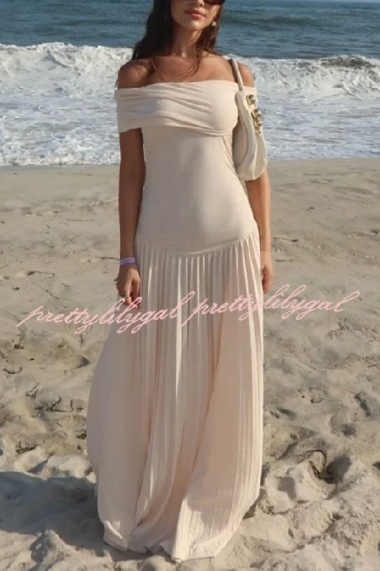 Lace - Embellished Women Dress for an Elegant and Sophisticated Appearance Lace - Embellished Women Dress for an Elegant and Sophisticated Appearance Sexy Off-shoulder Slim Fit Pleated Maxi Dress