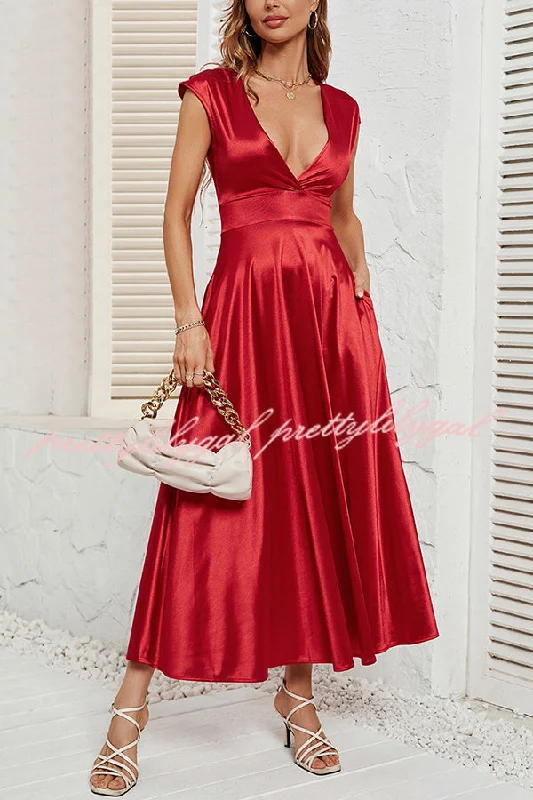 Printed Abstract Women Dress for a Modern and Artistic Appeal Printed Abstract Women Dress for a Modern and Artistic Appeal Satin Solid Color Sleeveless V-neck Pocket Maxi Dress