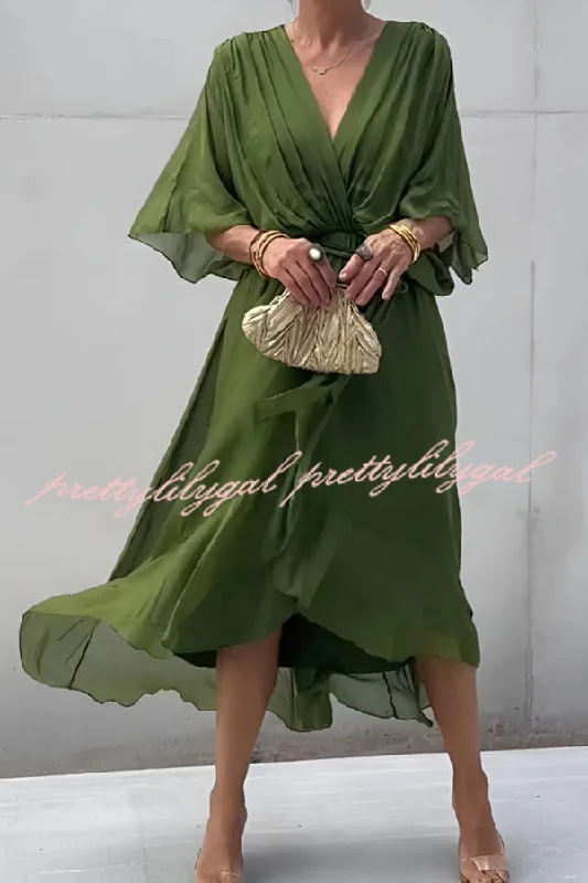 Halter Neck Women Dress to Show Off the Shoulders and Neckline Halter Neck Women Dress to Show Off the Shoulders and Neckline Solid Color V-neck Bat Sleeve Lace-up Irregular Hem Midi Dress