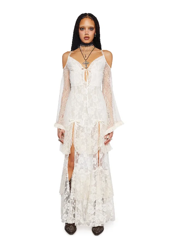 Halter Neck Women Dress to Show Off the Shoulders and Neckline Halter Neck Women Dress to Show Off the Shoulders and Neckline Passion Darling Lace Maxi Dress- Off White