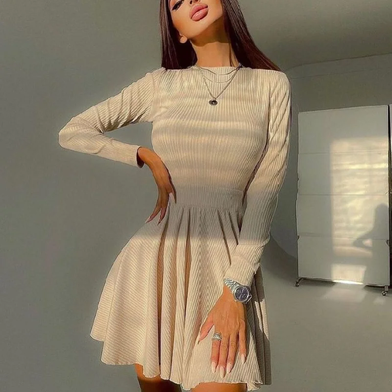 Mermaid - Style Women Dress with a Fitted Silhouette for Special Occasions Mermaid - Style Women Dress with a Fitted Silhouette for Special Occasions Versatile and Comfortable A-Line Long Sleeve Dress for Girls and Women: Perfect for Any Occasion
