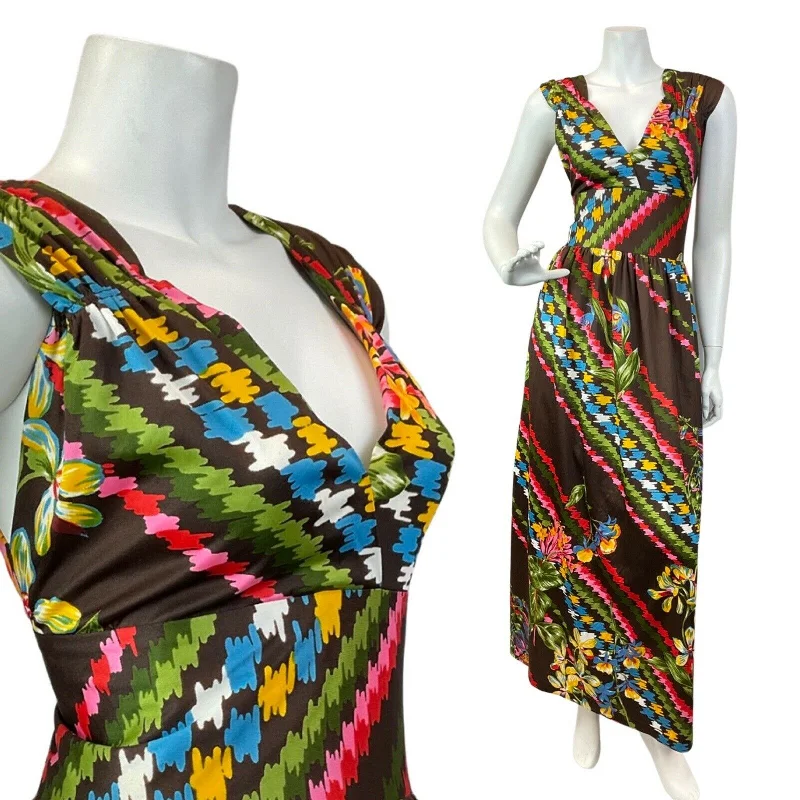 Shift Women Dress with a Simple and Classic Design for Everyday Wear Shift Women Dress with a Simple and Classic Design for Everyday Wear VINTAGE 60s 70s BROWN BLUE RED STRIPED FLORAL V-NECK SLEEVELESS MAXI DRESS 10