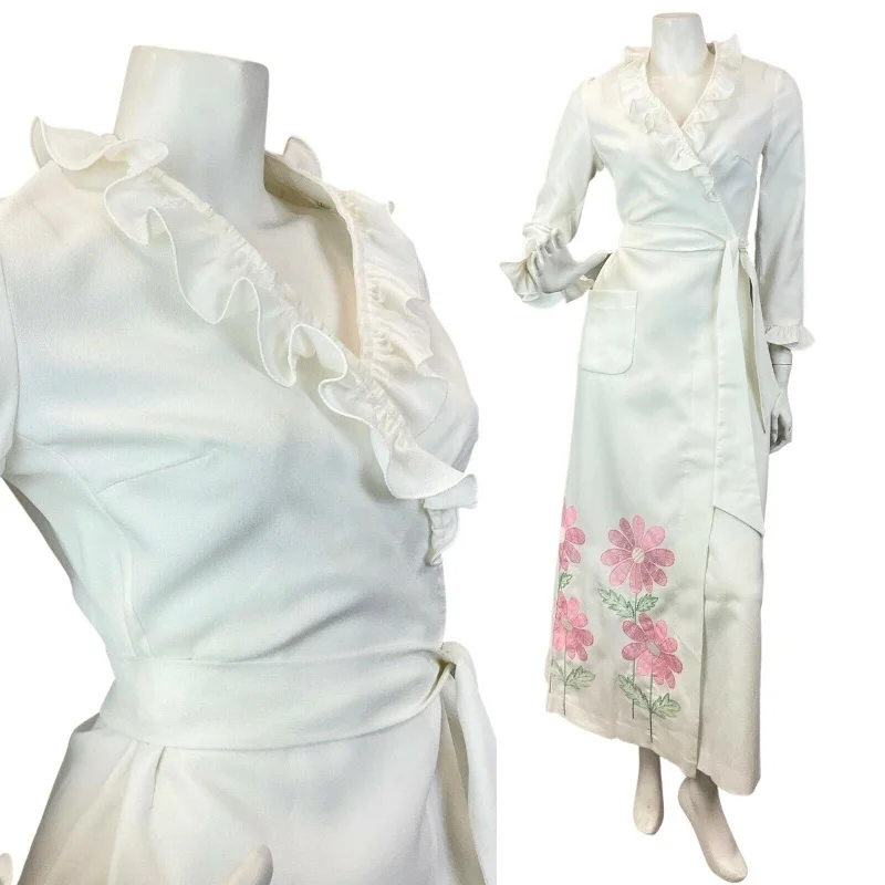 Mini Women Dress with a Short Hem for a Young and Trendy Style Mini Women Dress with a Short Hem for a Young and Trendy Style VTG 60s 70s WHITE PINK GREEN EMBROIDERED FLOWER DAISY HOUSECOAT MAXI DRESS 8 10