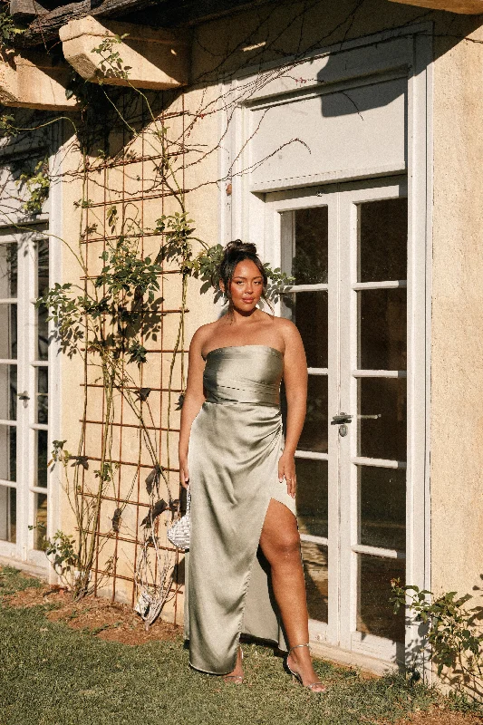 Maxi dresses with a ruched bodice for a more form - fitting and feminine shapeKara Strapless Maxi Dress - Olive