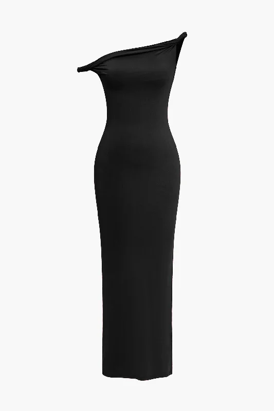 Printed maxi dresses with abstract patterns for an artistic lookTwist Knot Maxi Dress