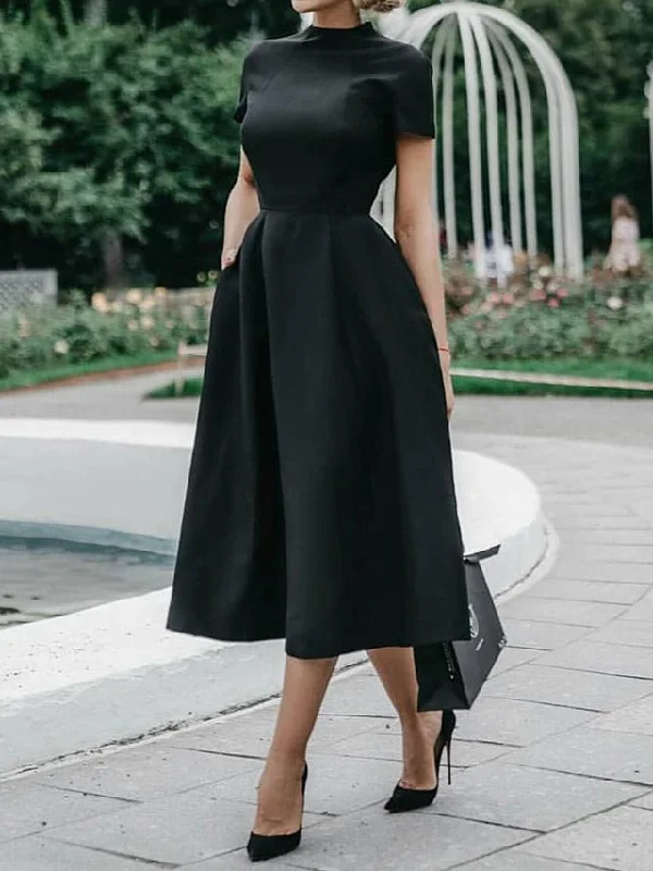 Maxi dresses with off - the - shoulder styles for a romantic and breezy lookRound Neck Short Sleeve Slim Dress