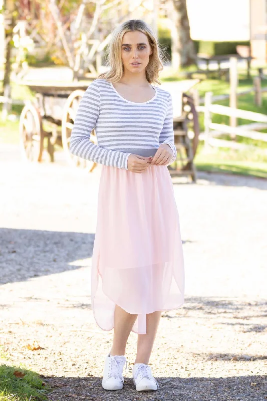 Midi dresses with gathered skirts for a full and flowing silhouetteSiri Long Sleeve Midi Dress  Pink