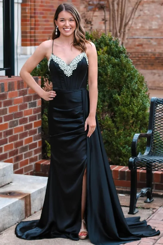 Gothic - style party dresses for a dark and mysterious look​Black Beading V-Neck Long Prom Dress with Attached Train PSK482