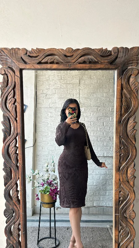 Bodycon dress made of satin for a luxurious feel​Cute dress 38-40 bust /l: 37