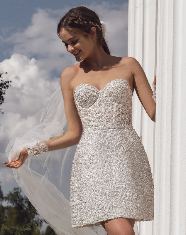 Ruffled wedding dresses with a cascading effect​Short Strapless Sweetheart Glitter Bridal Dress