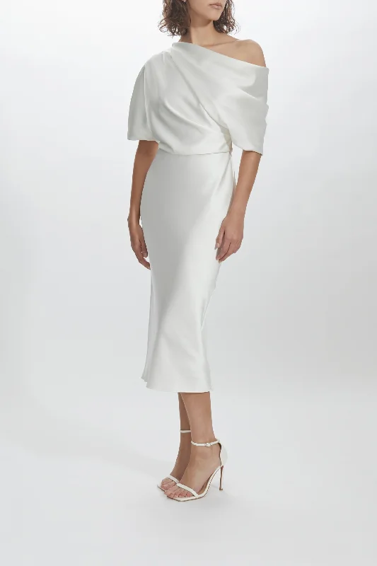 Prom dresses with side - slit skirts and beaded fringes for a glamorous appearanceSlim Skirt Draped Bodice Dress